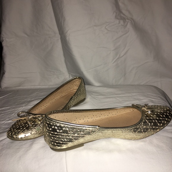gold flats - Picture 2 of 2